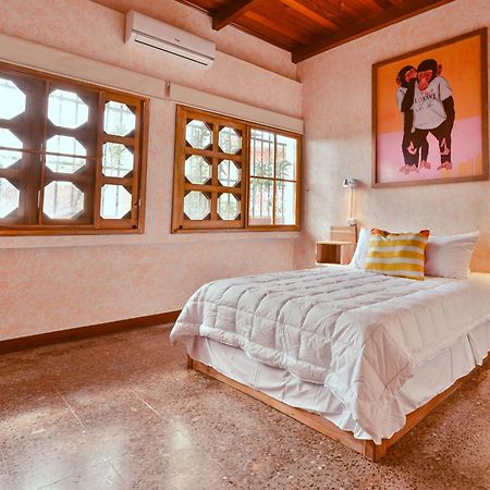 Macarena Hostel Флорес Экстерьер фото
