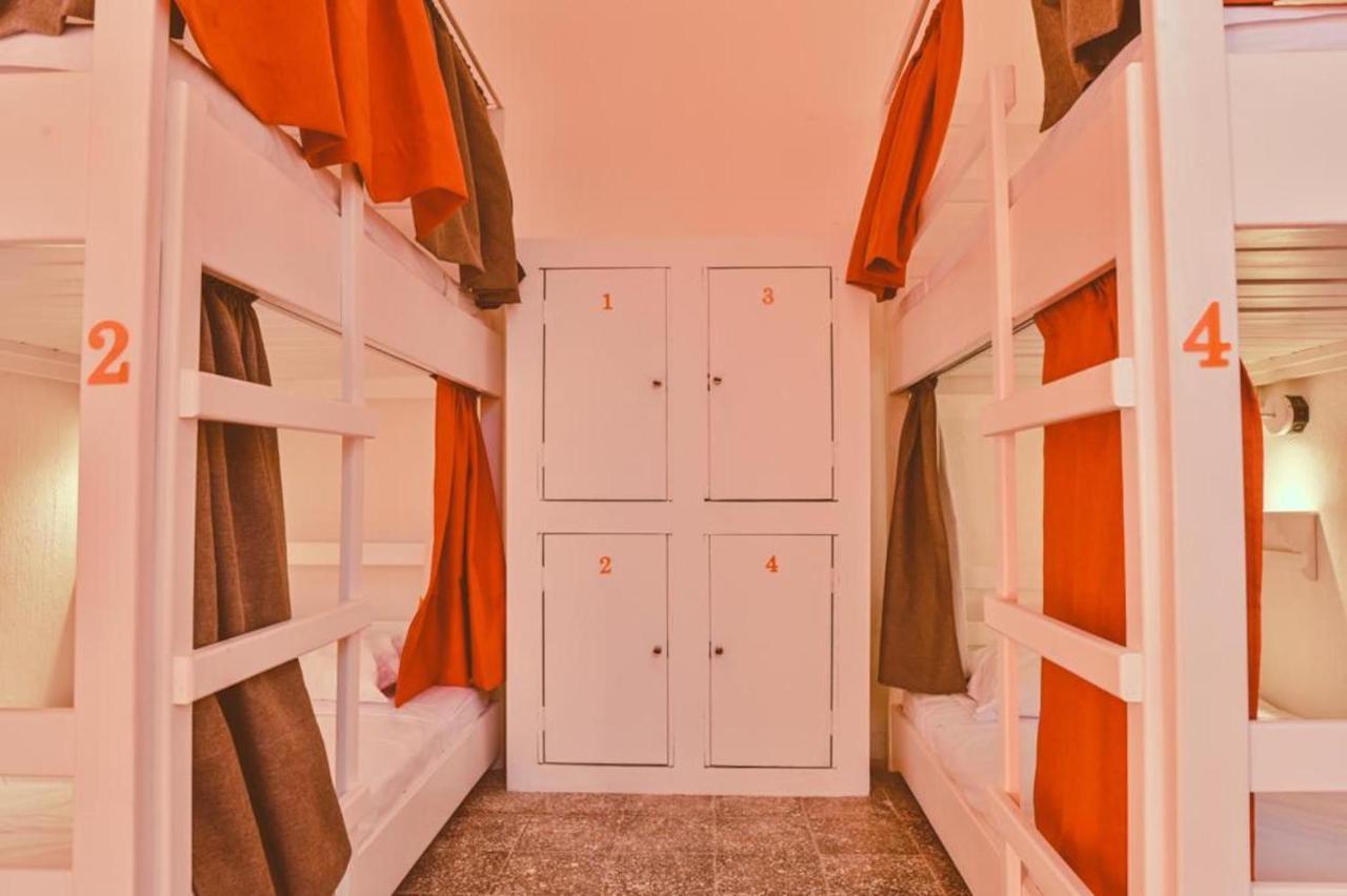 Macarena Hostel Флорес Экстерьер фото