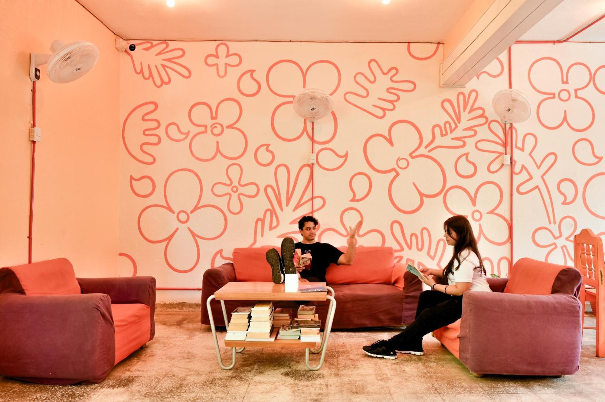 Macarena Hostel Флорес Экстерьер фото