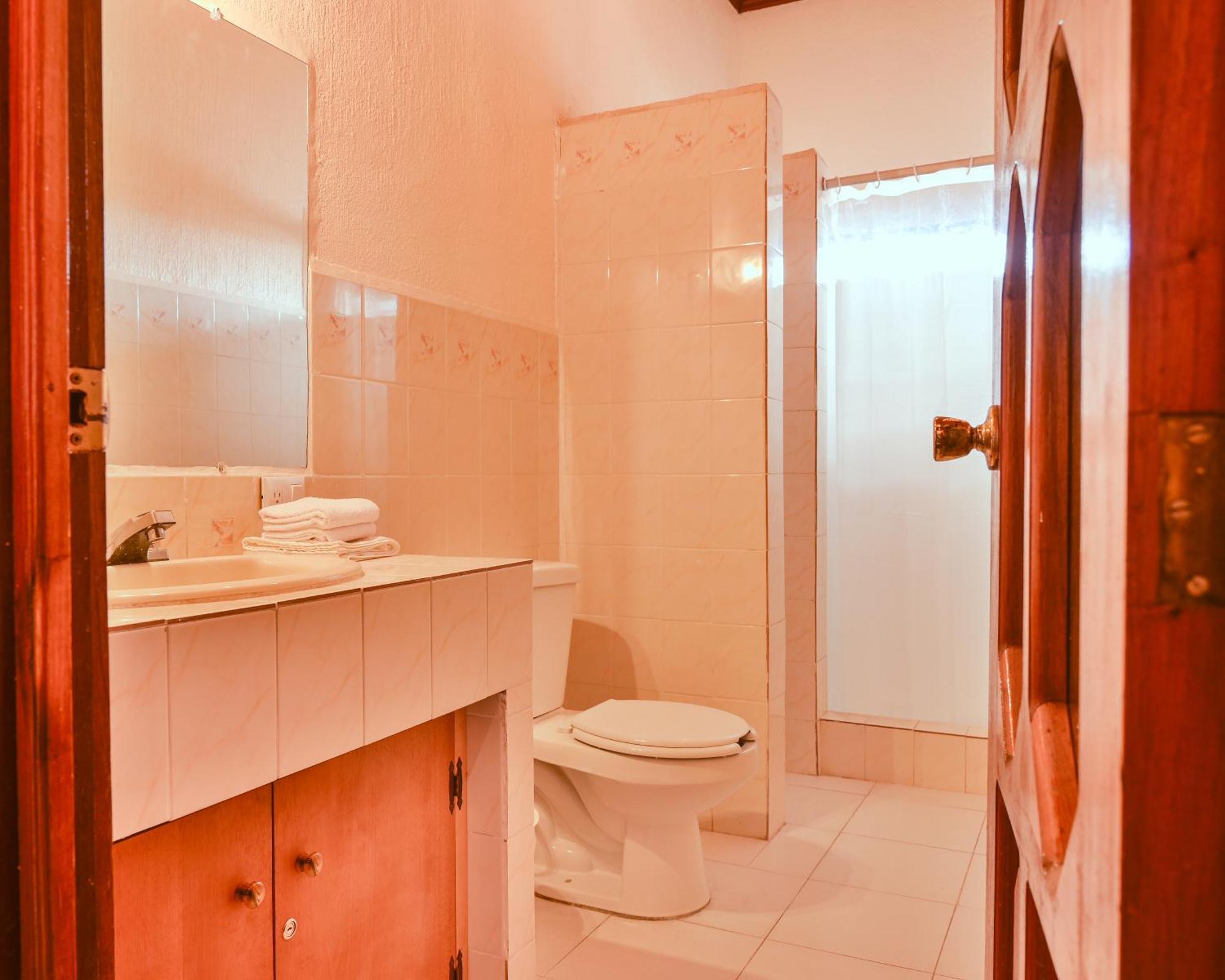 Macarena Hostel Флорес Экстерьер фото